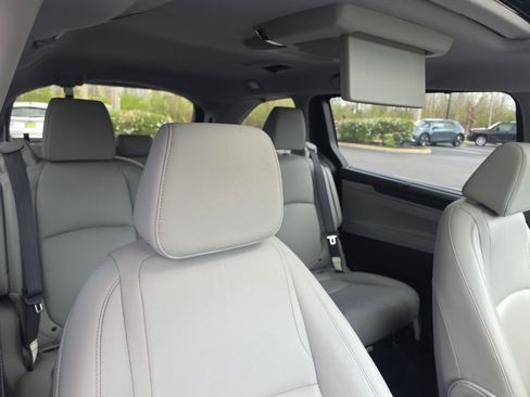 Used 2018 Honda Odyssey EX-L image 49