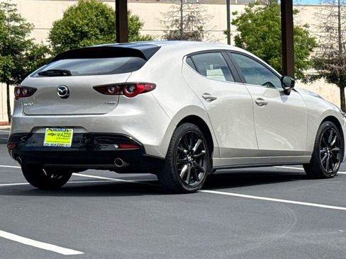 Used 2024 MAZDA MAZDA3 s FWD image 10