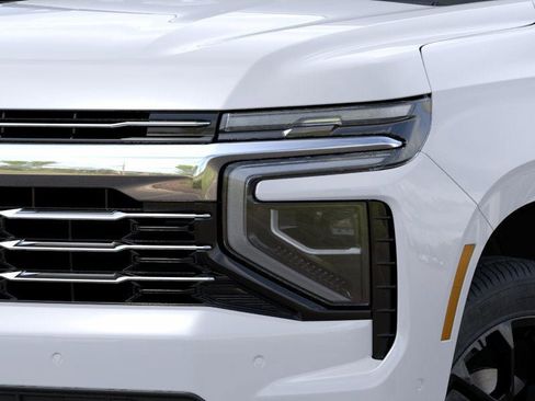 New 2026 Chevrolet Suburban LT w/ Comfort Package AWD/4WD image 24