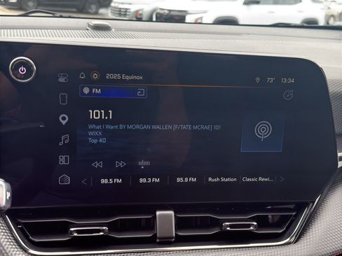 Used 2025 Chevrolet Equinox RS w/ Safety and Technology Package AWD/4WD image 16