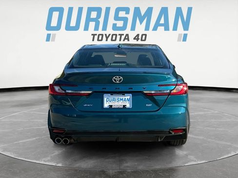 Used 2025 Toyota Camry SE image 6