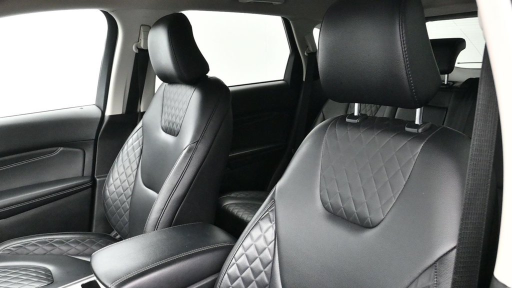 Used 2024 Ford Edge Titanium AWD/4WD image 10