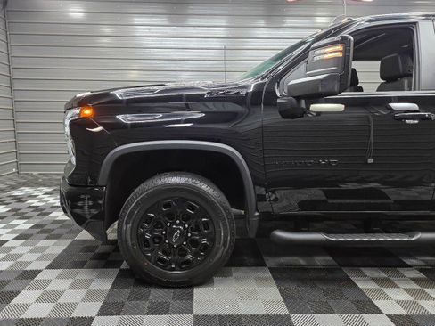 Used 2024 Chevrolet Silverado 2500 LT w/ Midnight Edition AWD/4WD image 42