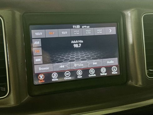 Used 2019 Dodge Charger SXT w/ Leather Interior Group image 17