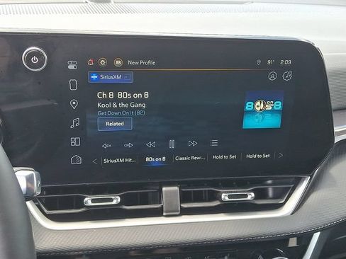 Used 2025 Chevrolet Equinox LT FWD image 16