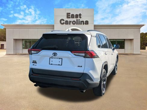 Used 2021 Toyota RAV4 XLE image 3