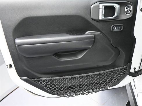 Used 2020 Jeep Wrangler Sport image 13