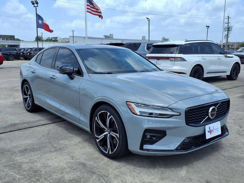 Used 2024 Volvo S60 B5 Plus w/ Climate Package AWD/4WD image 3
