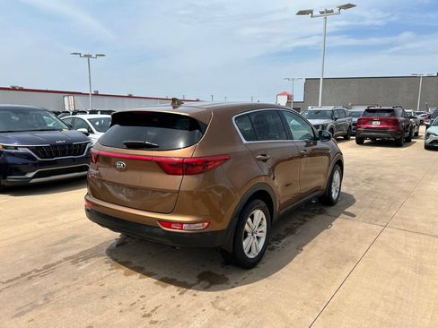 Used 2018 Kia Sportage LX AWD/4WD image 3