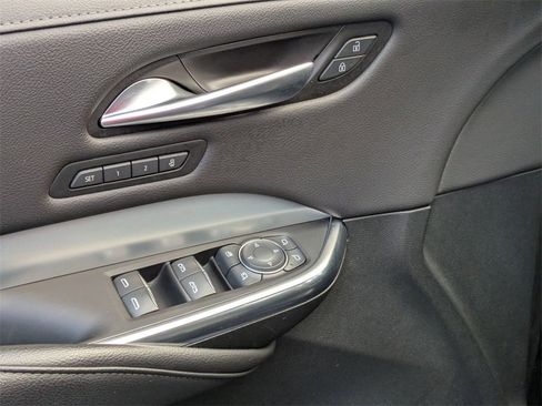 Used 2023 Cadillac XT4 Premium Luxury image 16