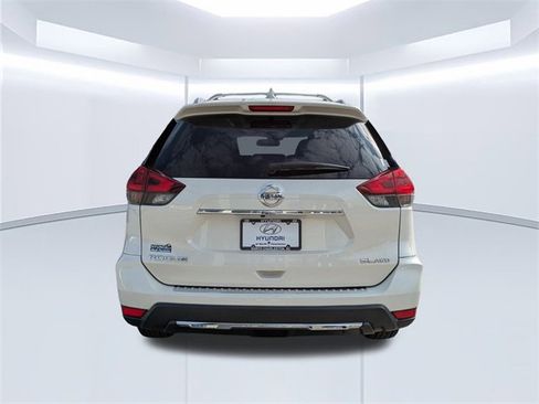 Used 2018 Nissan Rogue SL w/ Premium Package image 5