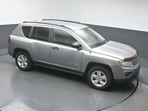 Used 2016 Jeep Compass Sport FWD image 37