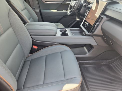 New 2026 GMC Acadia AT4 w/ Luxury Package image 10