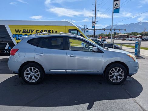 Used 2013 Nissan Rogue SL AWD/4WD image 2