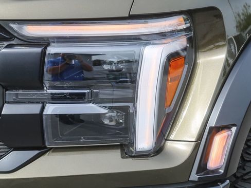 Used 2025 Ford F150 Raptor image 7