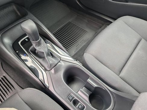 Used 2025 Toyota Corolla LE FWD image 22