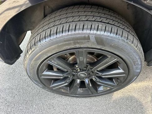 Used 2017 Land Rover Range Rover Supercharged AWD/4WD image 10