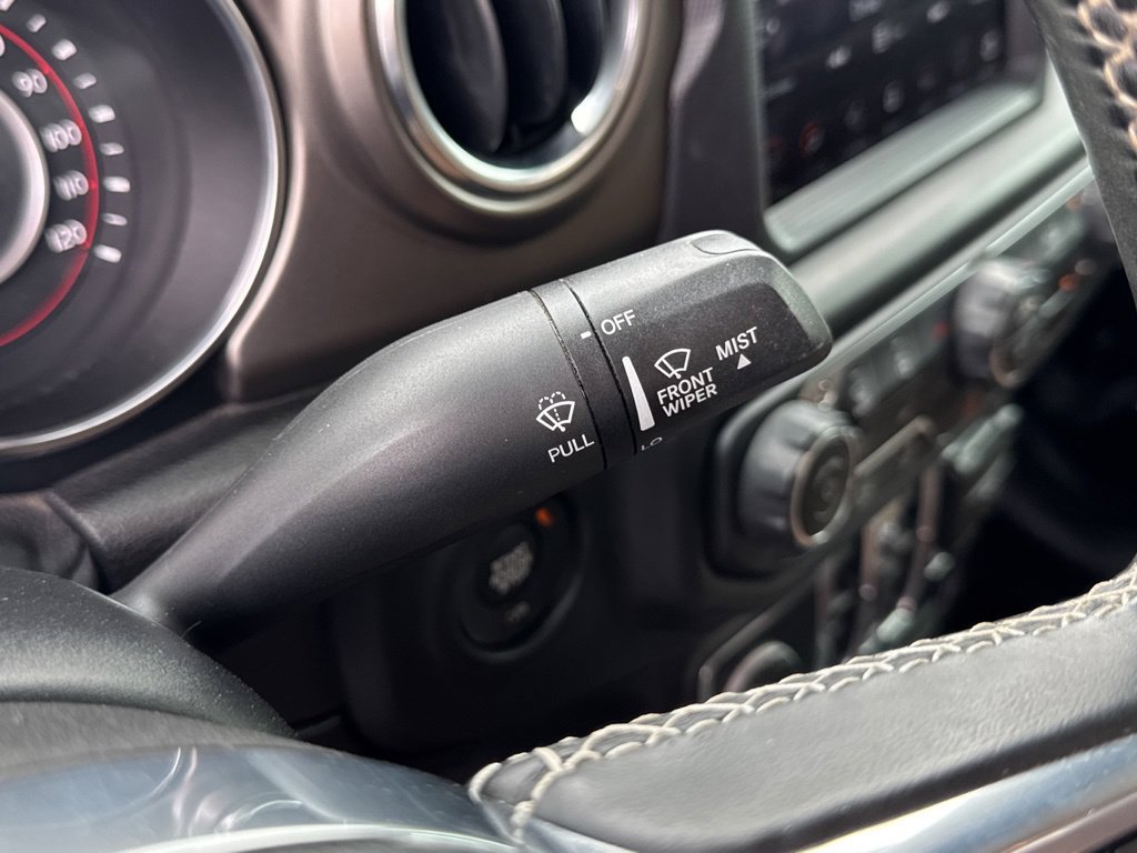 Used 2020 Jeep Gladiator Rubicon w/ Dual Top Group AWD/4WD image 17