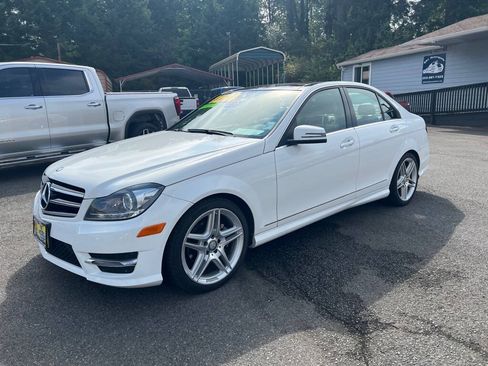Used 2014 Mercedes-Benz C 250 Sedan image 23