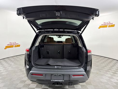 New 2026 Nissan Pathfinder Platinum w/ Cargo Package FWD image 5