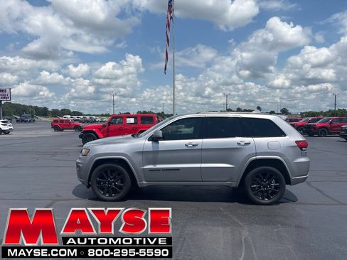 Used 2018 Jeep Grand Cherokee Altitude AWD/4WD image 1