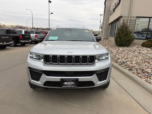New 2026 Jeep Grand Cherokee Limited image 2
