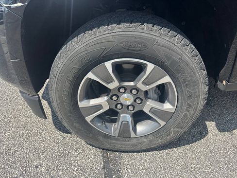 Used 2020 Chevrolet Colorado Z71 AWD/4WD image 14