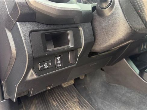 Used 2016 Toyota Tacoma TRD Off-Road w/ Premium & Technology Package image 11