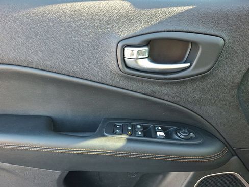 Used 2020 Jeep Compass Limited image 11