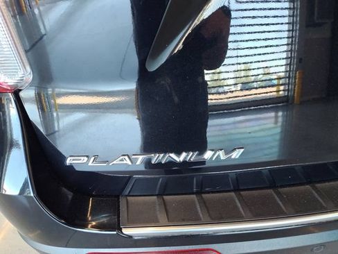 Used 2020 Ford Explorer Platinum w/ Premium Technology Package AWD/4WD image 27