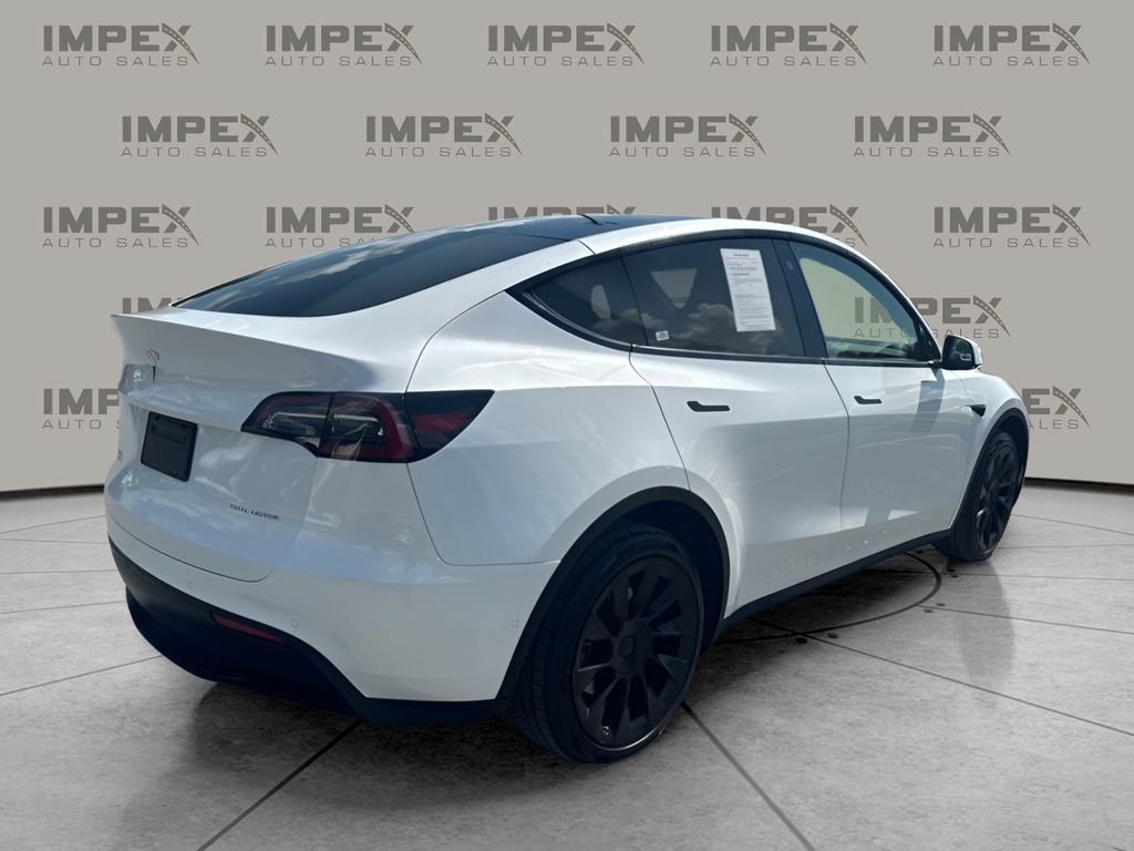 Used 2022 Tesla Model Y Long Range AWD/4WD image 5