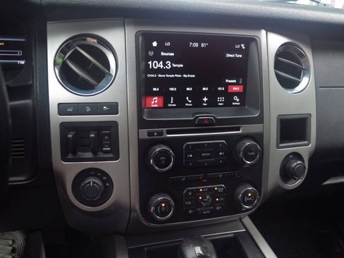 Used 2016 Ford Expedition XLT w/ Equipment Group 202A AWD/4WD image 11