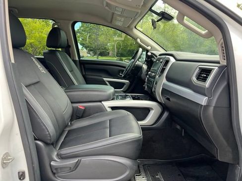 Used 2019 Nissan Titan PRO-4X AWD/4WD image 22