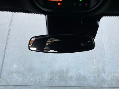 Used 2025 Buick Envista Sport Touring image 17