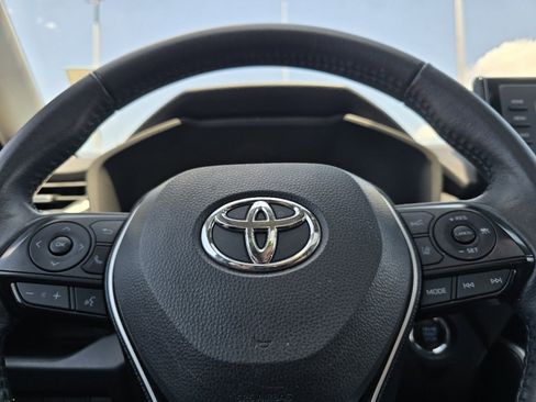 Certified 2021 Toyota RAV4 XLE Premium AWD/4WD image 24