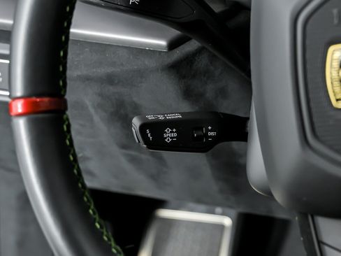 Used 2024 Lamborghini Urus Performante AWD/4WD image 30