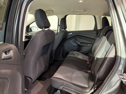 Used 2018 Ford Escape SE image 18