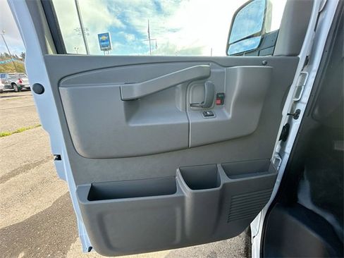 New 2025 Chevrolet Express 2500 image 18