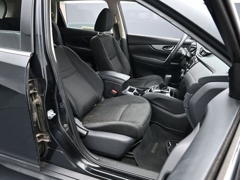 Used 2018 Nissan Rogue S image 27