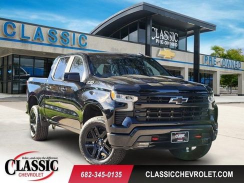 Used 2024 Chevrolet Silverado 1500 LT Trail Boss w/ Convenience Package II image 1