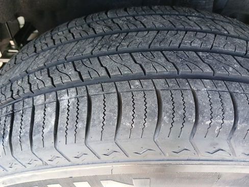 Used 2023 Jeep Grand Cherokee L Laredo RWD image 57