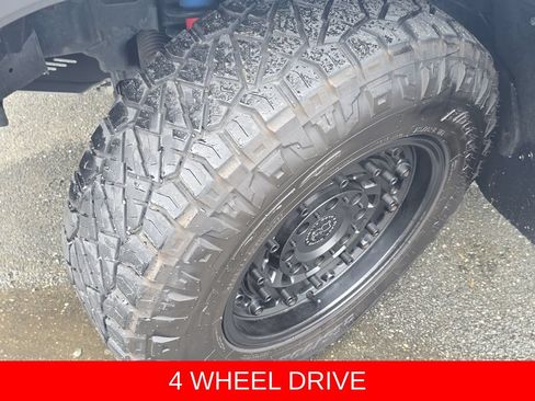 Used 2025 Toyota Tacoma TRD Off-Road w/ TRD Off Road Upgrade Package AWD/4WD image 30