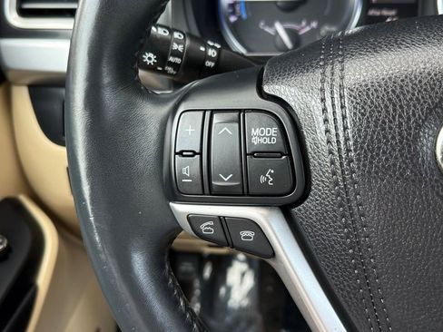 Used 2016 Toyota Highlander Limited Platinum AWD/4WD image 28