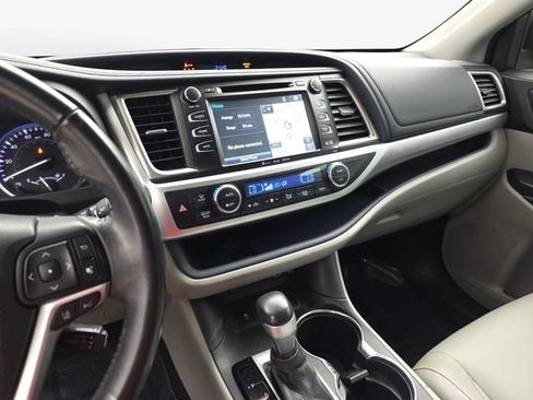 Used 2017 Toyota Highlander XLE FWD image 20