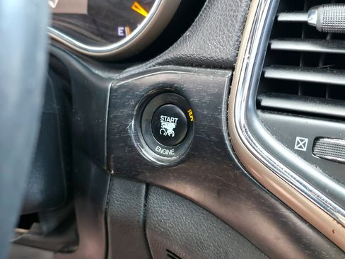 Used 2014 Jeep Grand Cherokee Laredo w/ Security & Convenience Group image 23