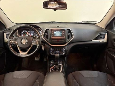 Used 2016 Jeep Cherokee Latitude w/ Cold Weather Group image 28