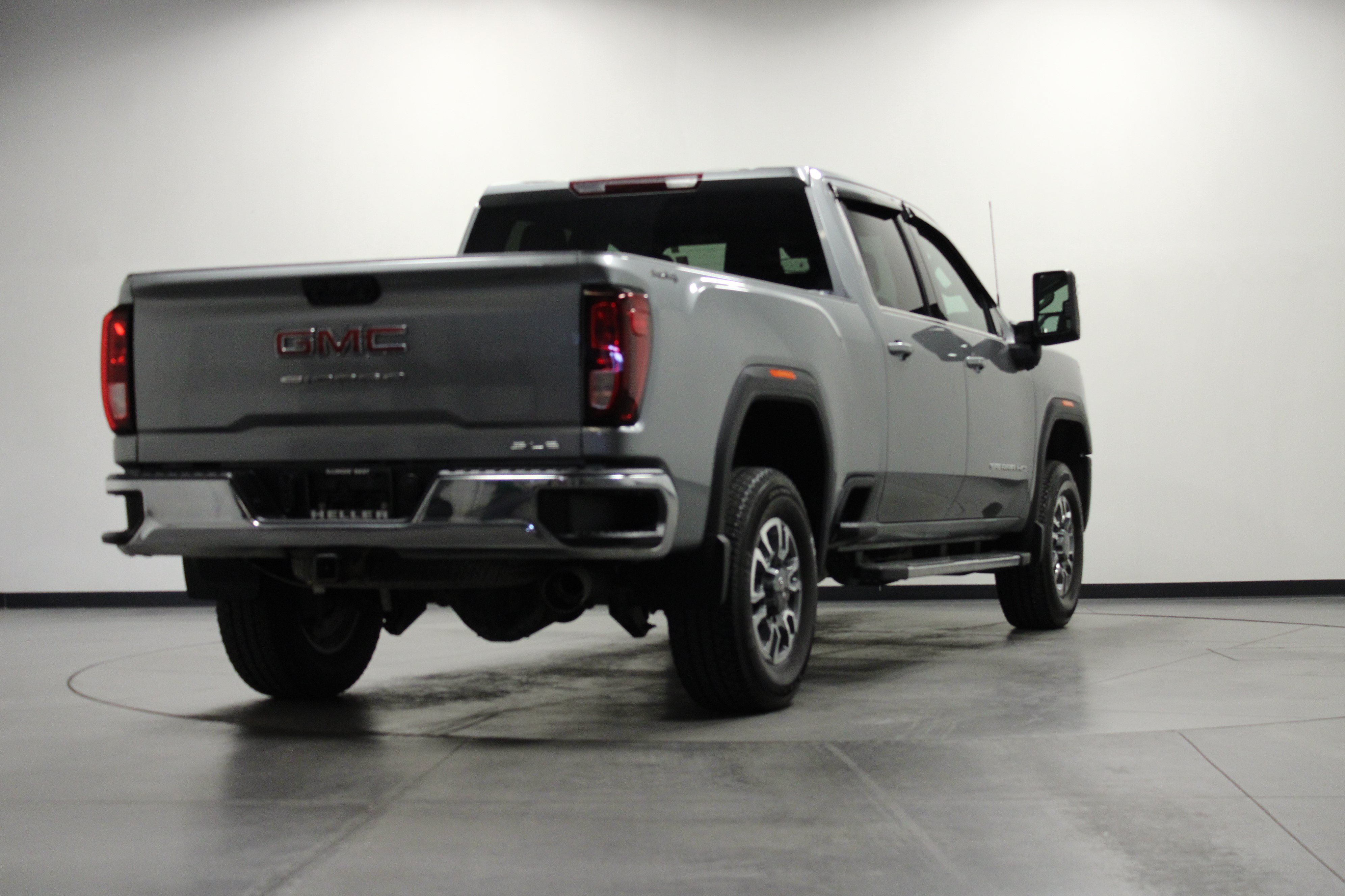 Used 2025 GMC Sierra 2500 SLE w/ SLE Convenience Package AWD/4WD image 4