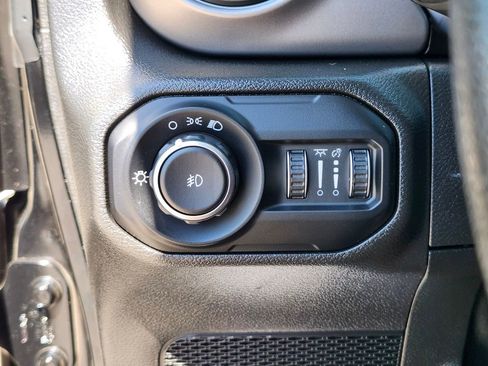 Used 2022 Jeep Wrangler Unlimited Sport AWD/4WD image 19