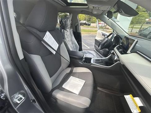 Used 2025 Toyota RAV4 XLE w/ Convenience Package image 25