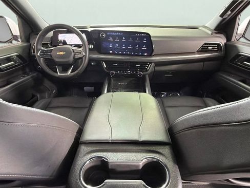Certified 2025 Chevrolet Suburban LT w/ Comfort Package RWD image 35